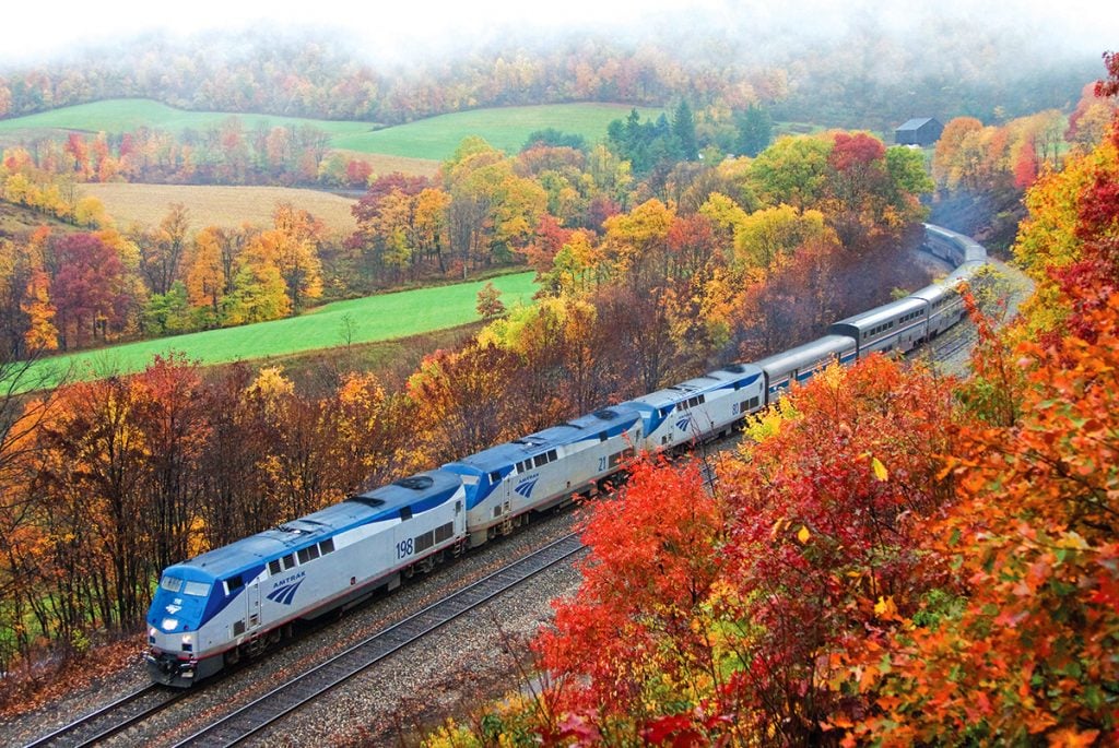 The 5 Best Train Routes for a Fall Foliage Adventure - Wanderu